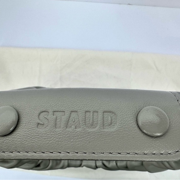 Staud soft moon bag | French grey - Picture 2 of 8